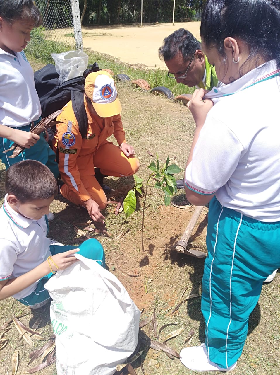 Defensa Civil Colombiana apoyó el programa Burbuja Ambiental